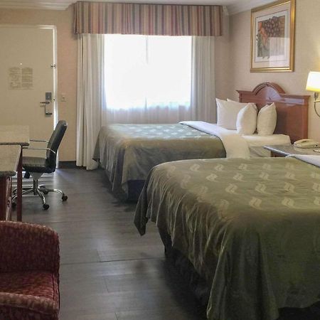 Quality Inn & Suites Oceanside Near Camp Pendleton Exterior photo