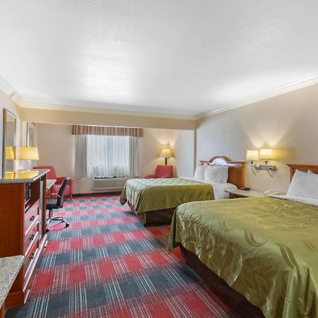 Quality Inn & Suites Oceanside Near Camp Pendleton Exterior photo