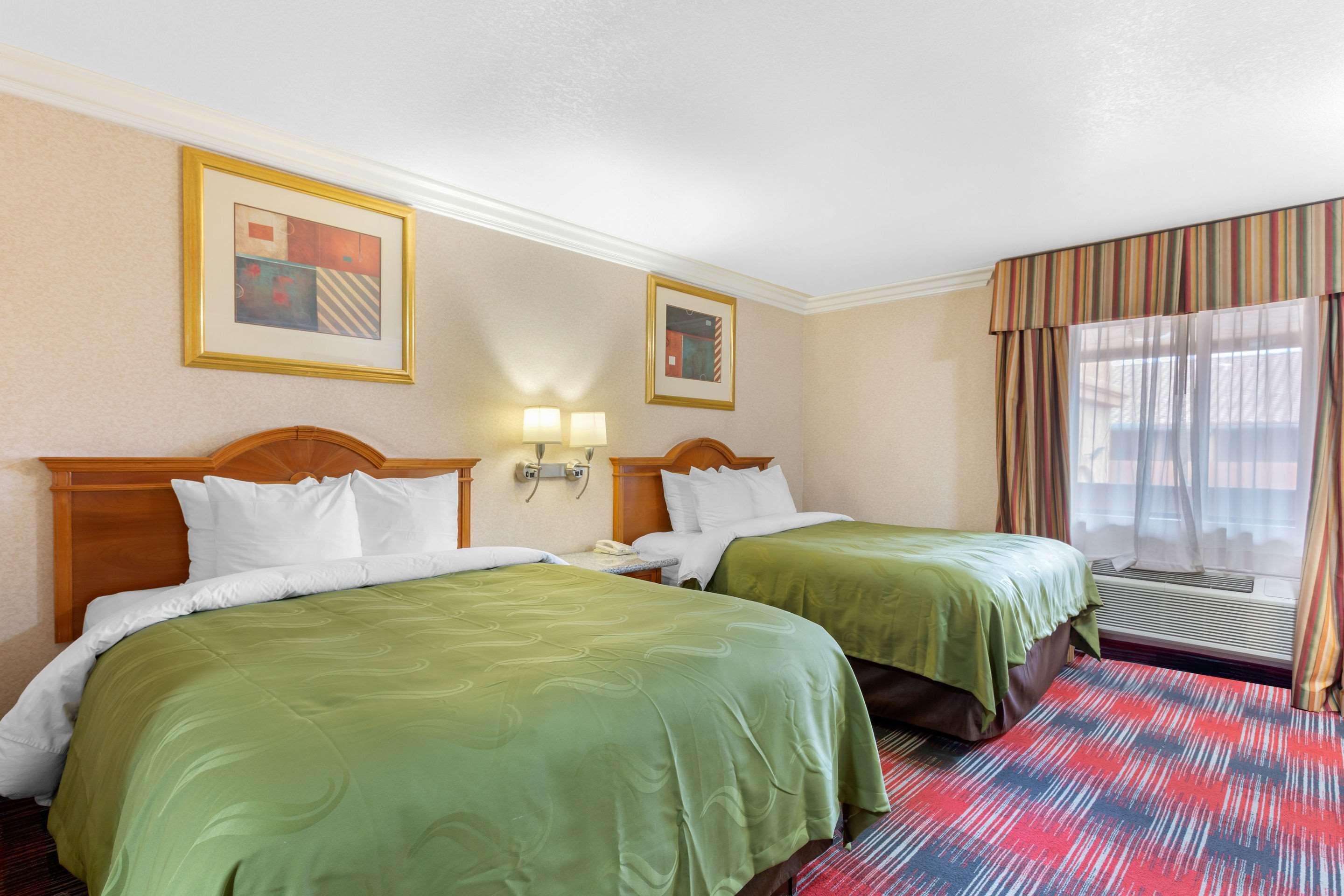 Quality Inn & Suites Oceanside Near Camp Pendleton Exterior photo