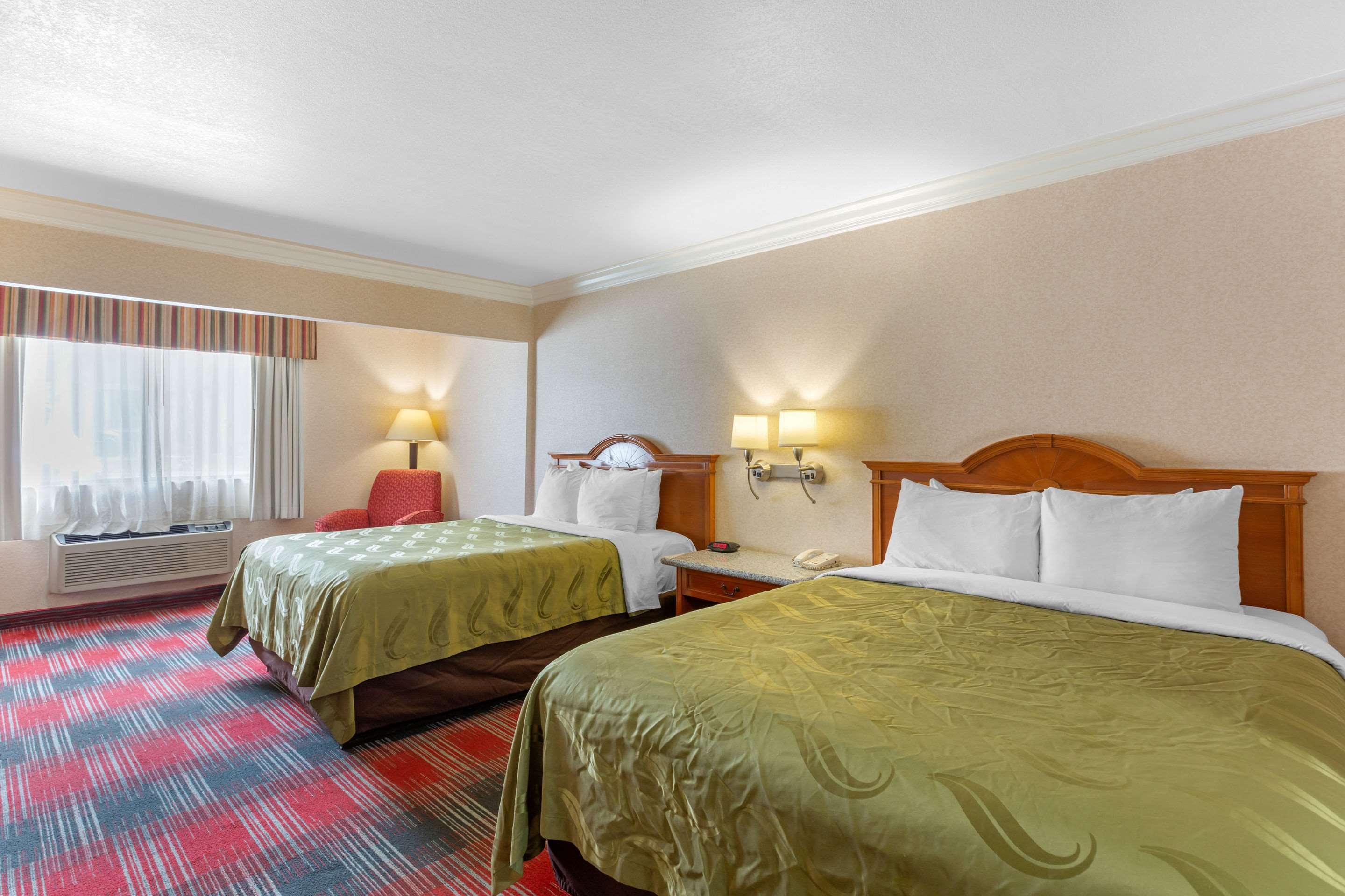 Quality Inn & Suites Oceanside Near Camp Pendleton Exterior photo
