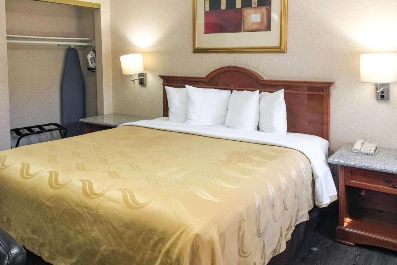 Quality Inn & Suites Oceanside Near Camp Pendleton Exterior photo